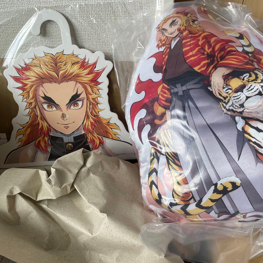 鬼滅の刃 柱展 キービジュアル ハンガー ＆ダイカットクッション煉獄杏寿郎