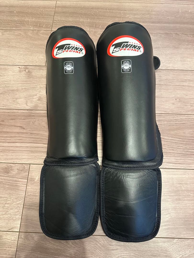 TWINSツインズ グローブ14oz黒　レガース Lサイズ黒