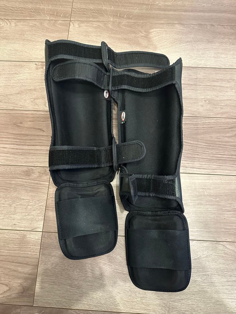 TWINSツインズ グローブ14oz黒　レガース Lサイズ黒