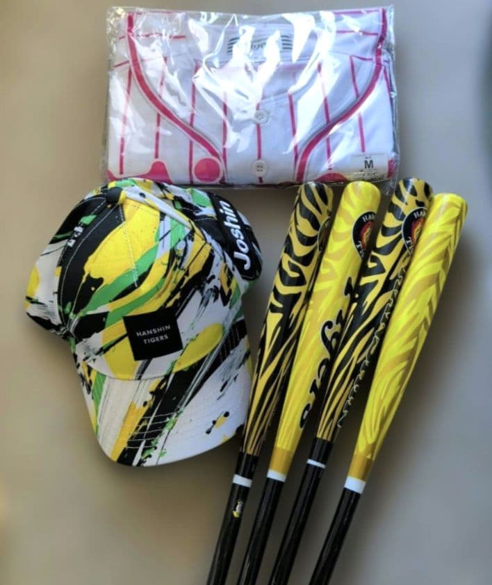 阪神タイガース 白×ピンクのユニフォーム＆キャップ＆応援バットのセット トラコ