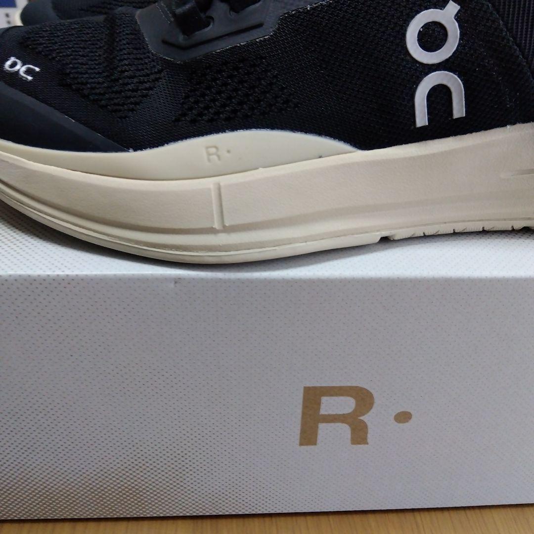 On THE ROGER Pro　27センチ新品
