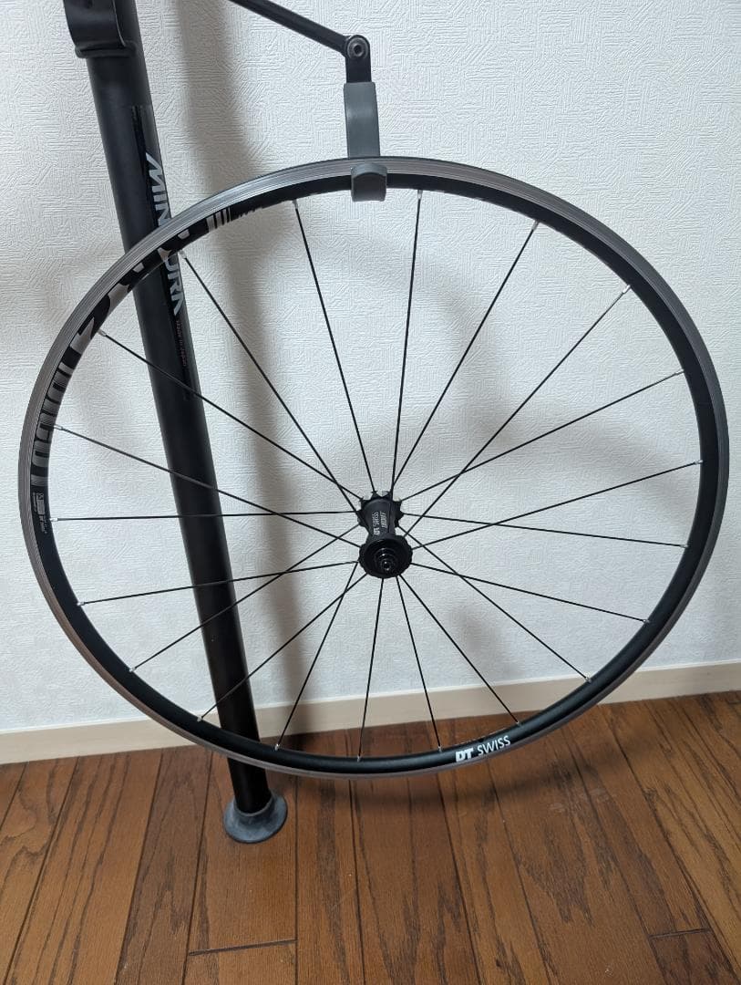 DT SWISS RR21 DiCUT アルミホイール (チューブレスレディ)