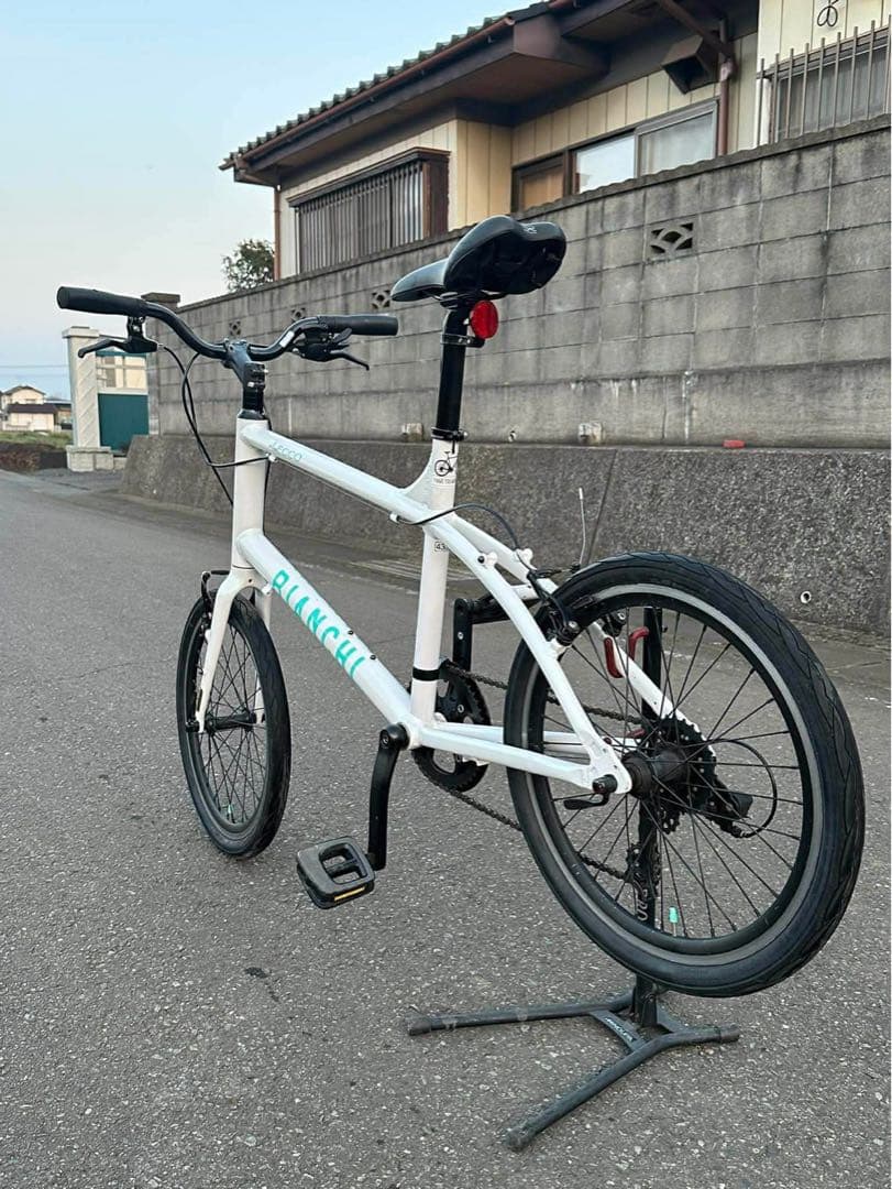 クロスバイクBianchi LECCO 2022