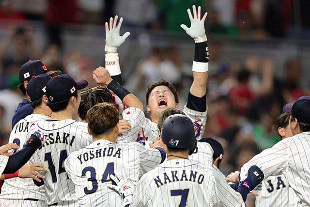 MIZUNOミズノ日本野球2023WBC優勝記念　ピンバッジセット　新品未使用品