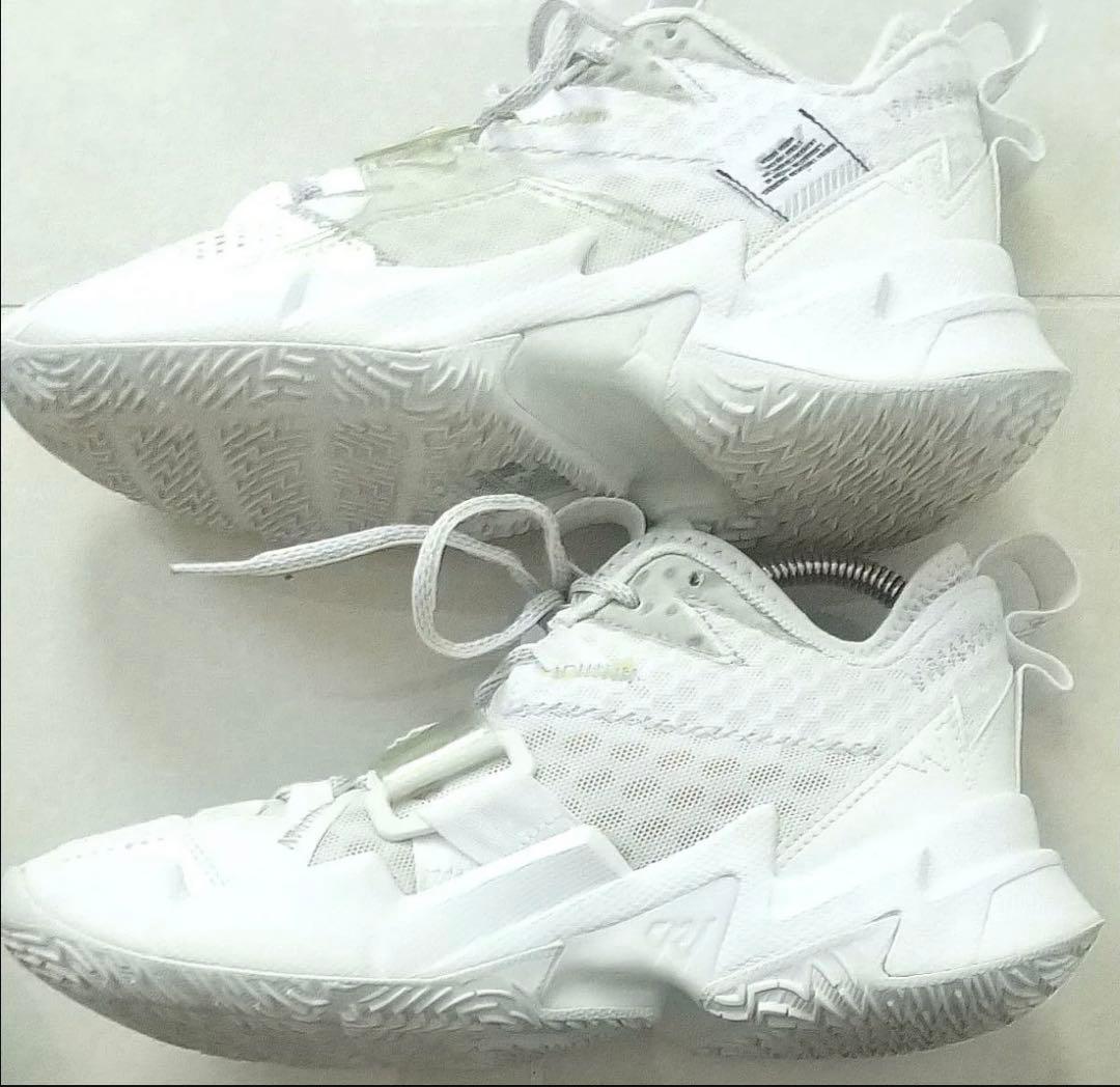 2月末まで　NIKE AIRジョーダン　　ホワイト ハイカット レア
