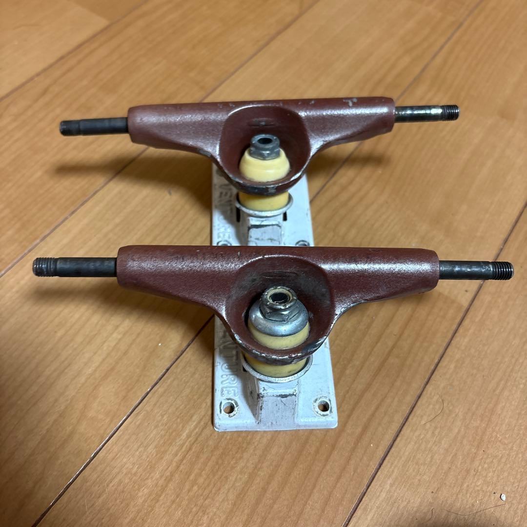 スケートボード トラック ブラウン 標準サイズ