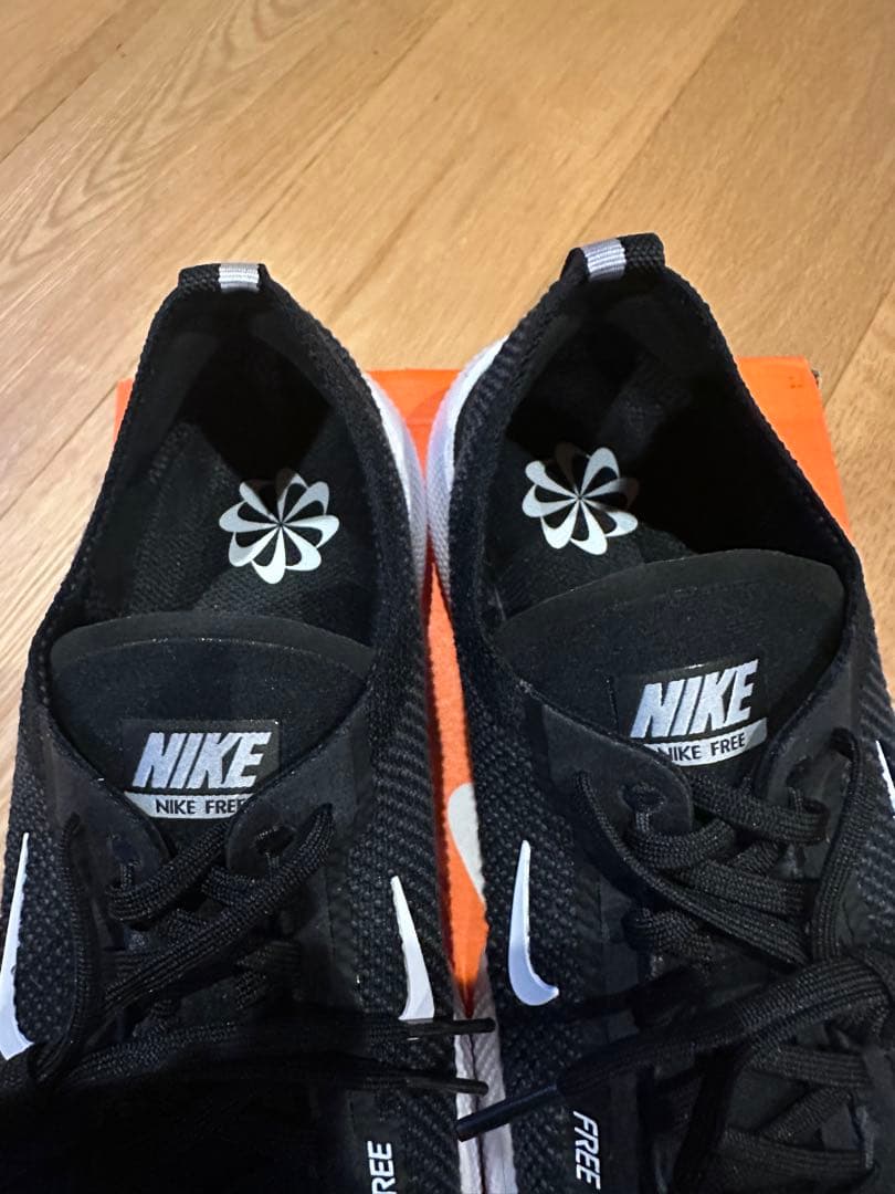 新品未使用 Nike Free 2025 ランニングシューズ　ブラック/ホワイト