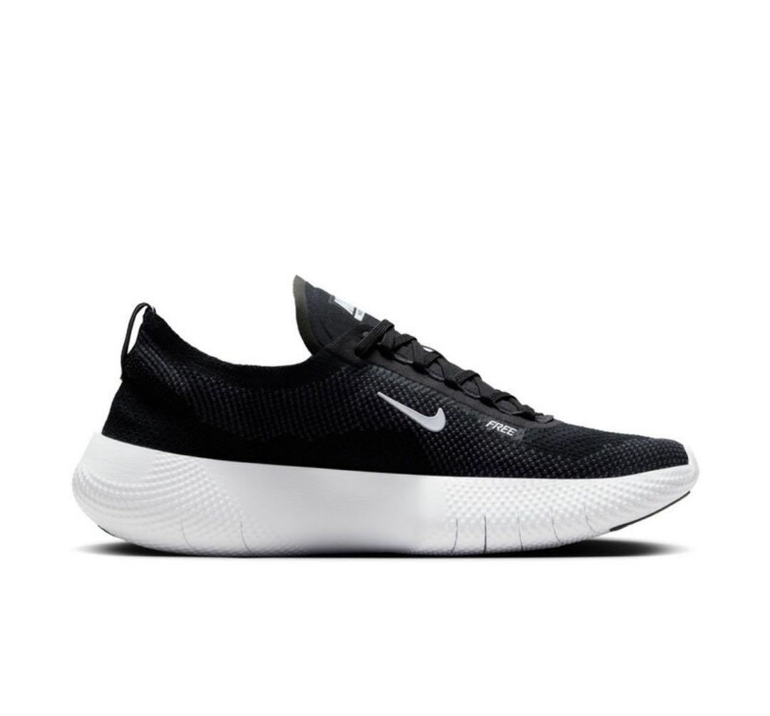 新品未使用 Nike Free 2025 ランニングシューズ　ブラック/ホワイト