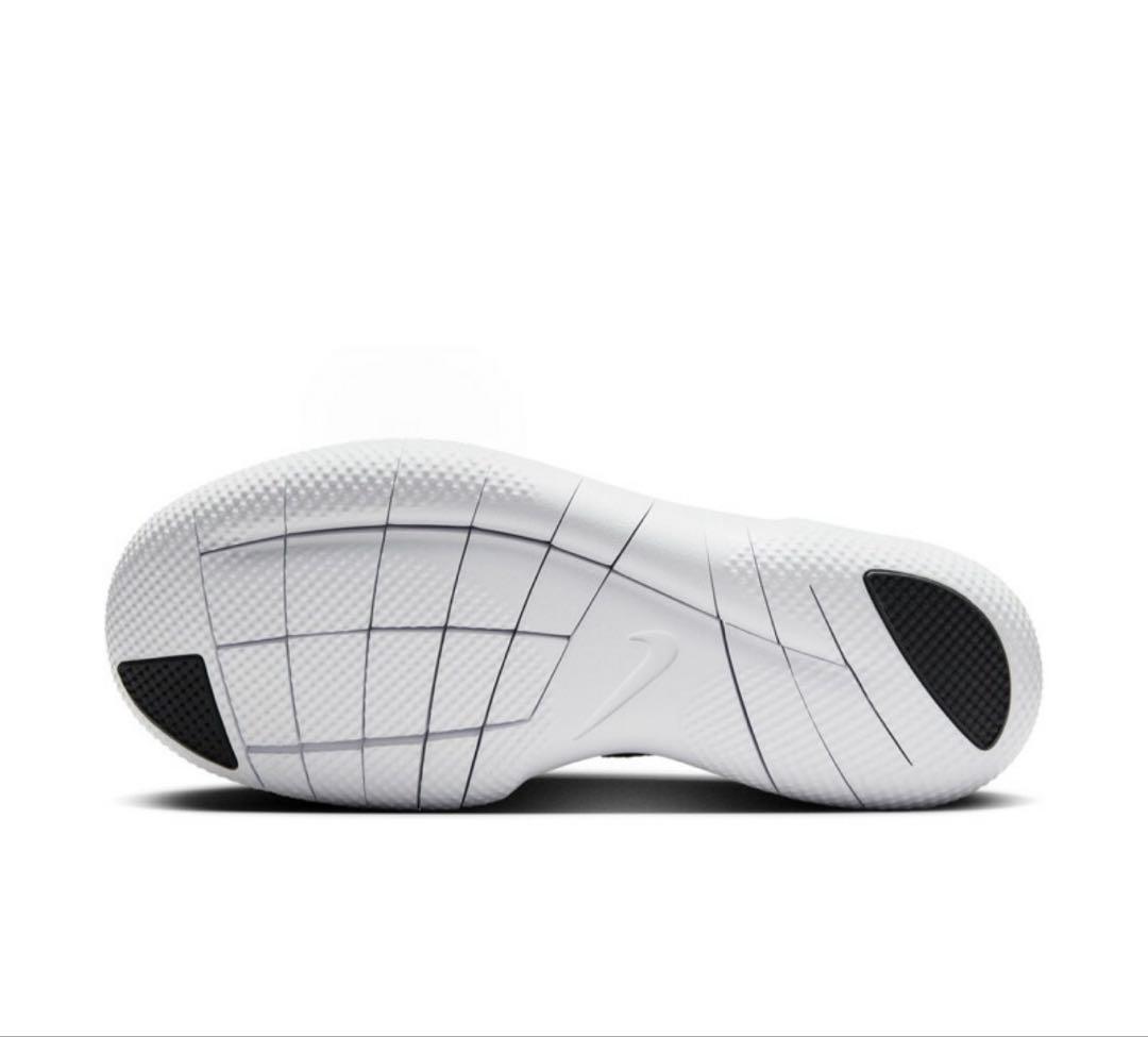新品未使用 Nike Free 2025 ランニングシューズ　ブラック/ホワイト