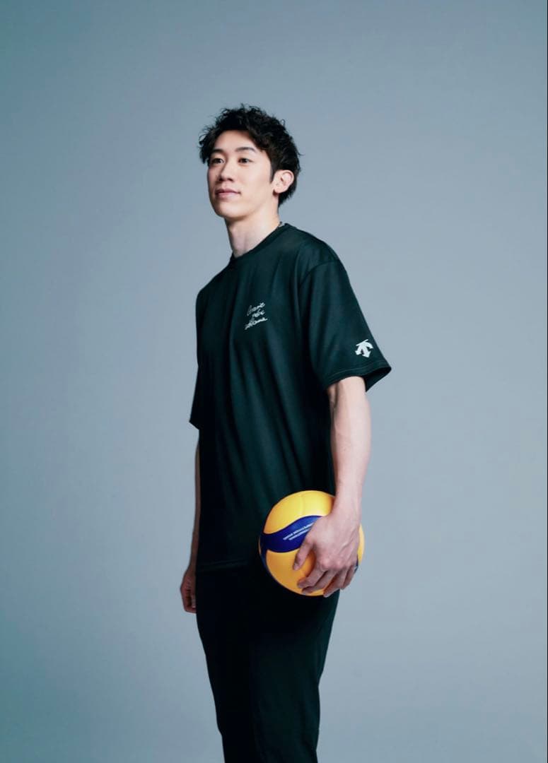 Web限定 DESCENTE 石川祐希 コラボ オリジナルTシャツ Mサイズ