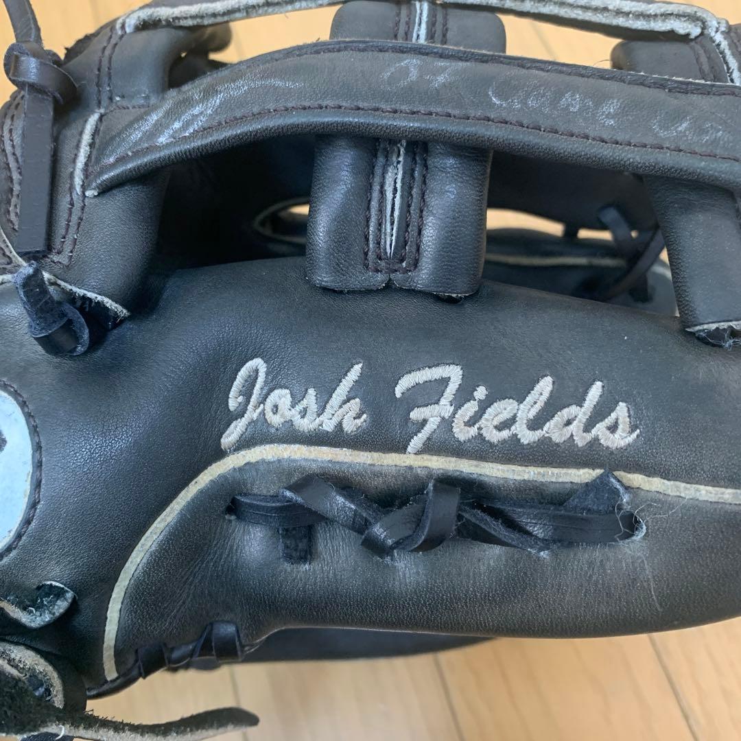 Josh Fields 実使用　グローブ　支給品　直筆サイン入り　mlb