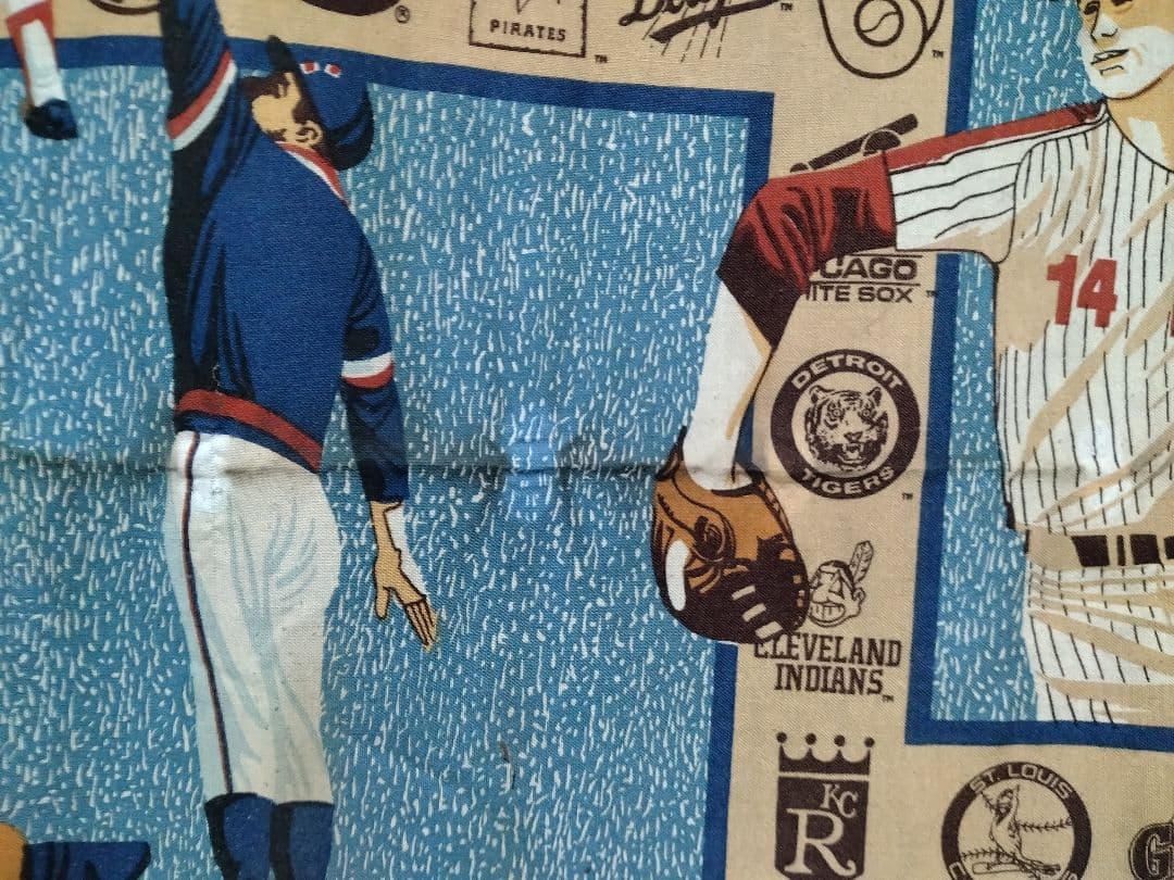 MLBチームロゴ　プリント生地　マルチカバー　ビンテージ　80s