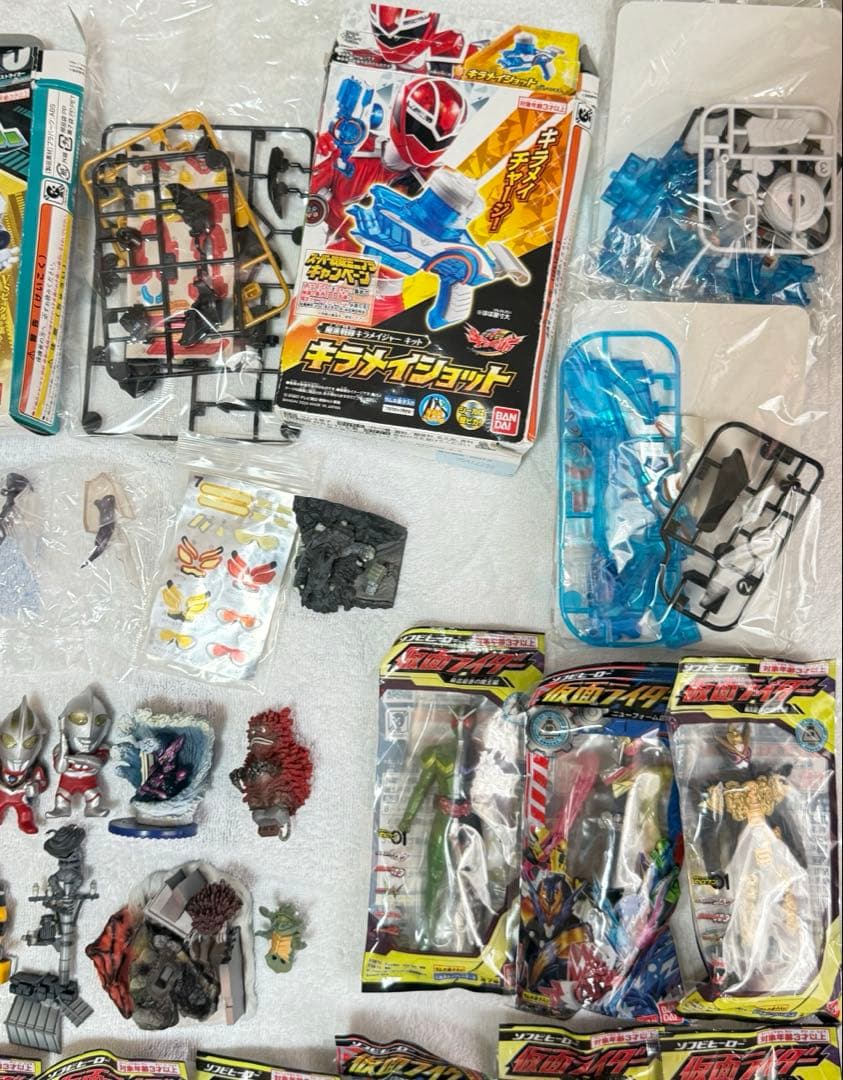 ウルトラマン/仮面ライダー /ガンダム /ウォータリアン　エイリアン　まとめ売り