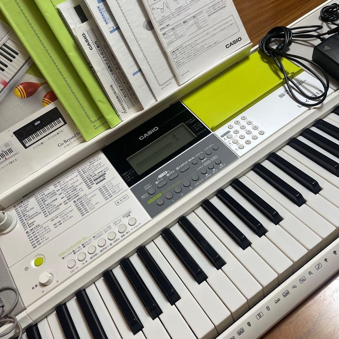 CASIO カシオLK-511 光ナビゲーションキーボード　電子ピアノ61鍵盤