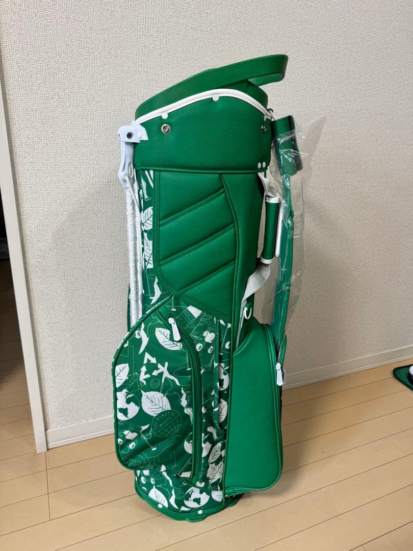 adidas 緑色 キャディバッグ 葉柄デザイン