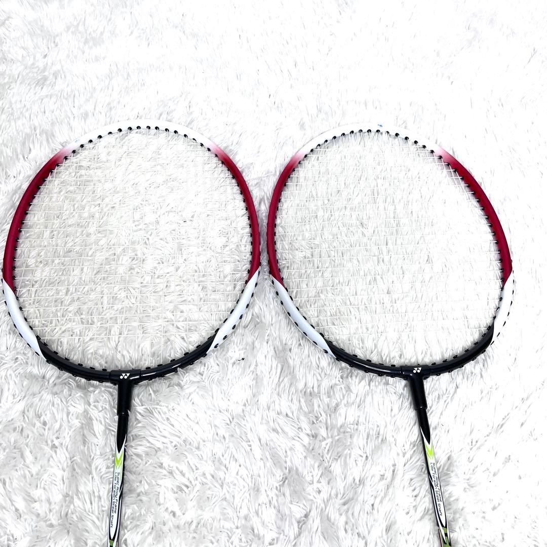 極美品　YONEX ヨネックス　バドミントン　ラケット B4000 2本セット