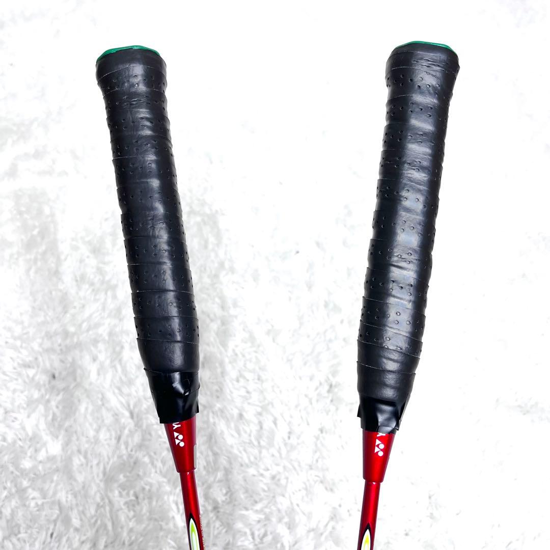 極美品　YONEX ヨネックス　バドミントン　ラケット B4000 2本セット