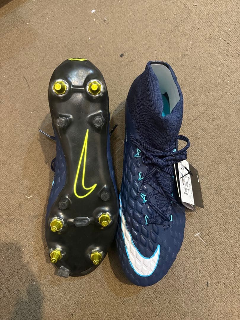 新品未使用Nike ハイパーヴェノムファントム3 DF SGPRO AC