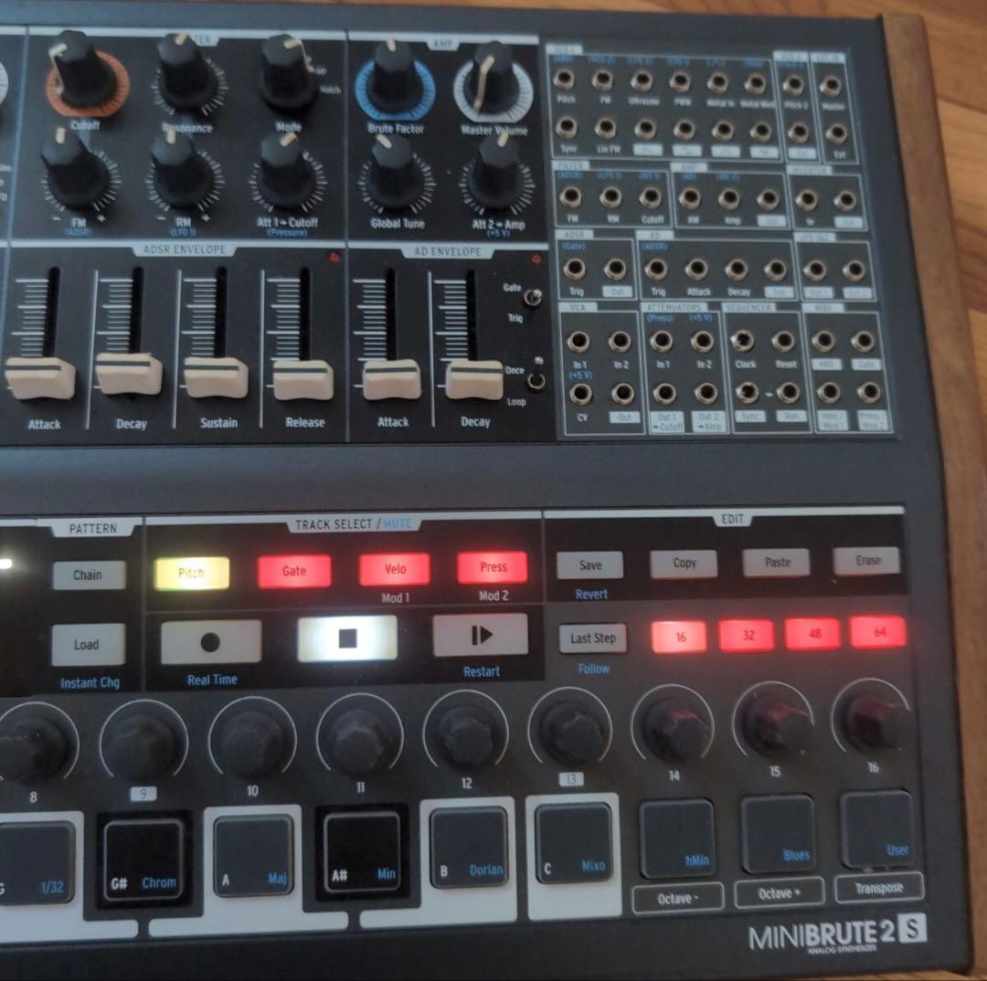 鍵盤楽器 ARTURIA minibrute 2s