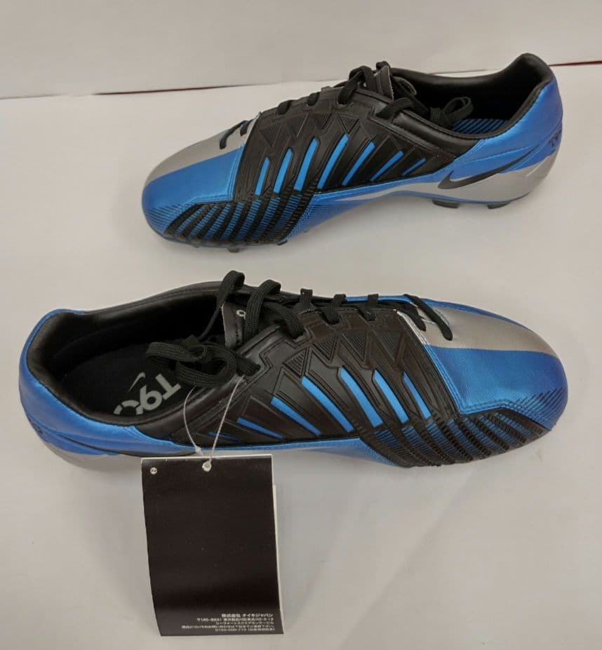 NIKE　サッカーシューズ　25.5cm