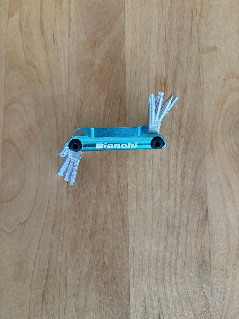 【最終値下・美品・即購入可】 Bianchiツールケース ミニツール 携帯ポンプ