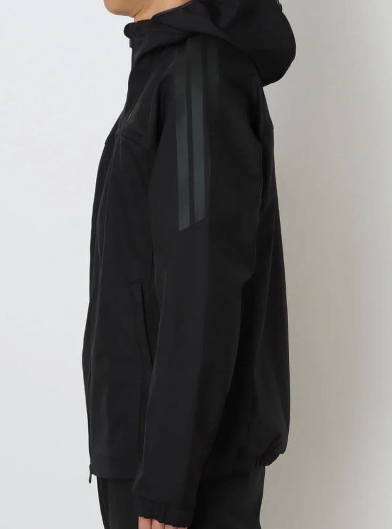 新品 adidas 撥水 ジップパーカー ブラック タグ付き アディダス Ｌ