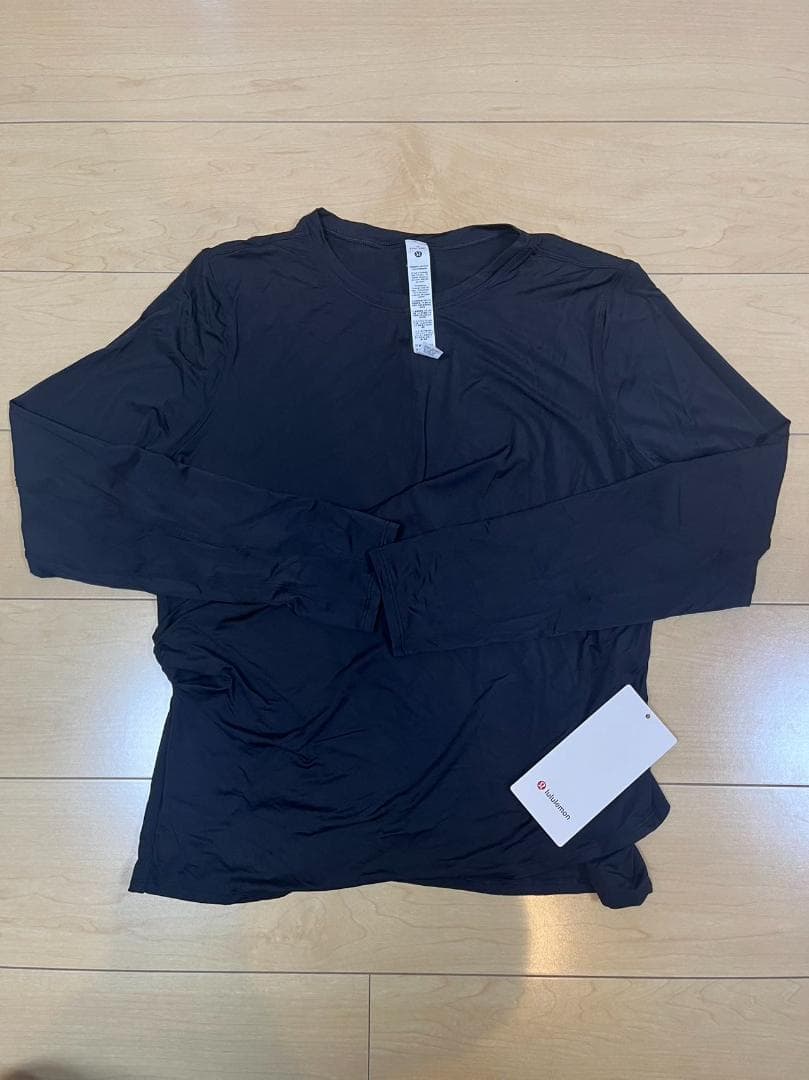 lululemon LightSmoothCover ラップフロント 長袖シャツ