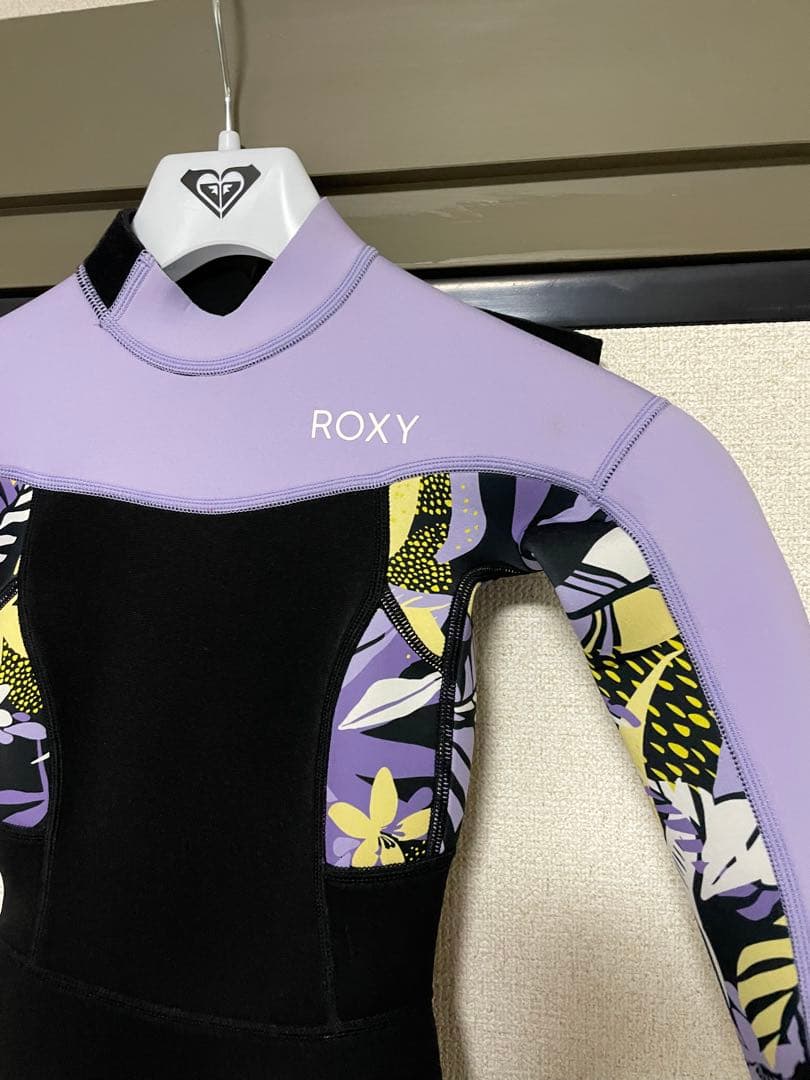 ロキシー　120cm 新品未使用　キッズ ウエットスーツ 2024モデル