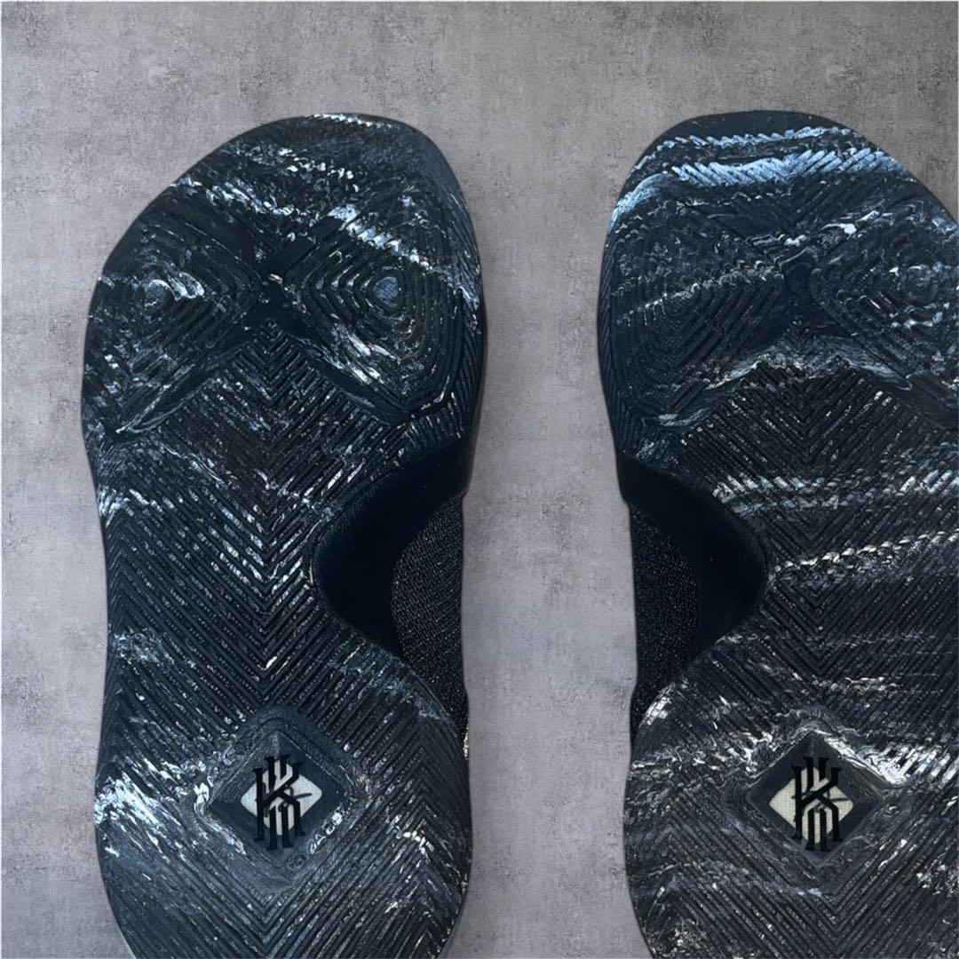 最終値下げ‼️【新品未使用】kyrie3 TripleBlack 26cmバッシュ