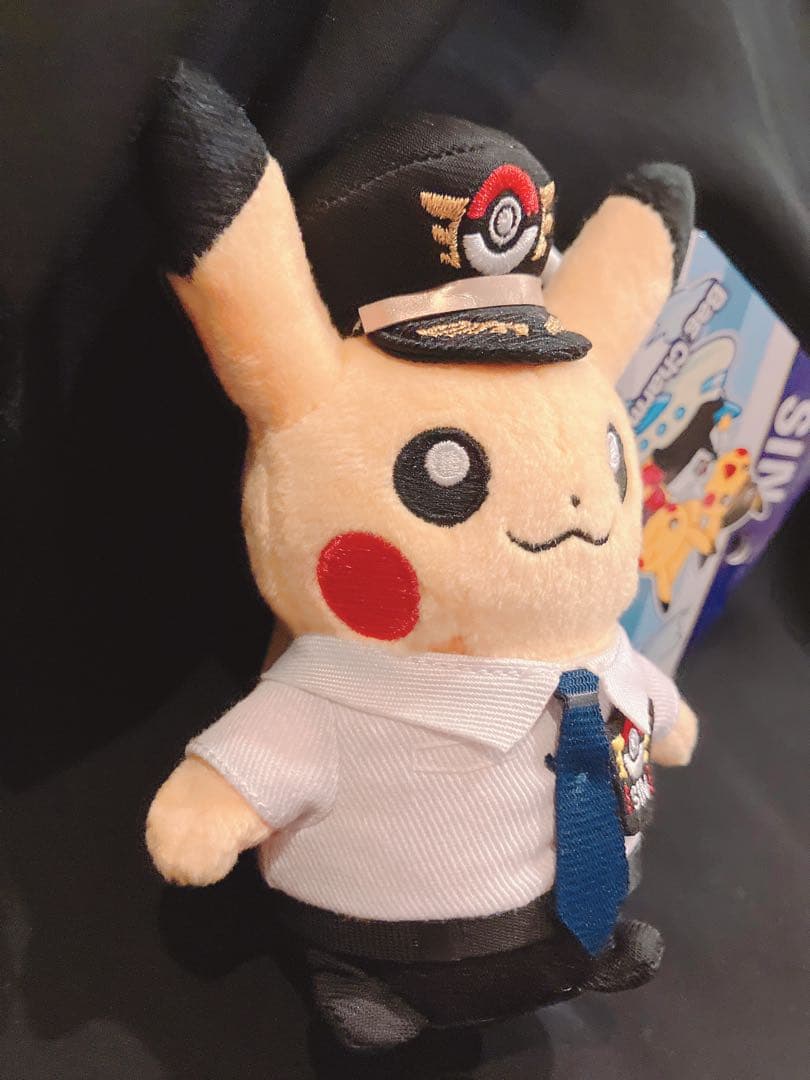 【新品】シンガポール限定　ポケモン　ピカチュウ　バッグチャーム