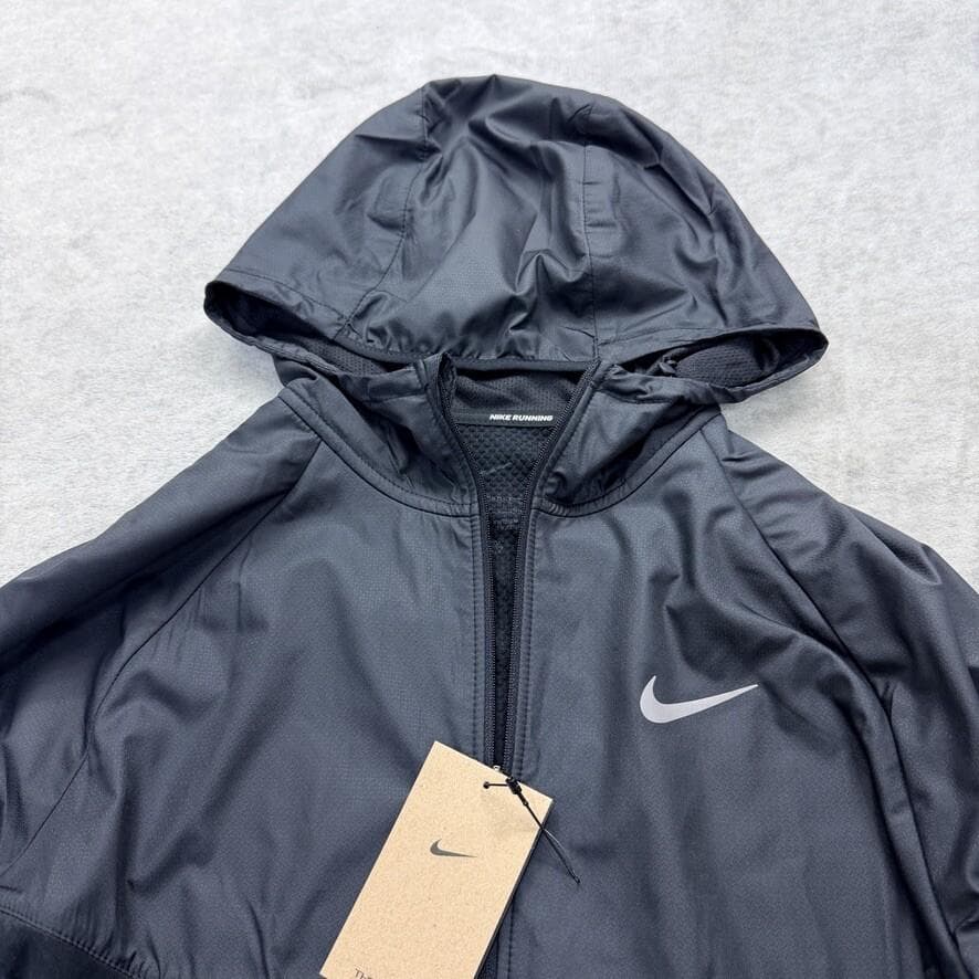 Sサイズ 新品 NIKE 撥水 ランニング フーディ マイラー