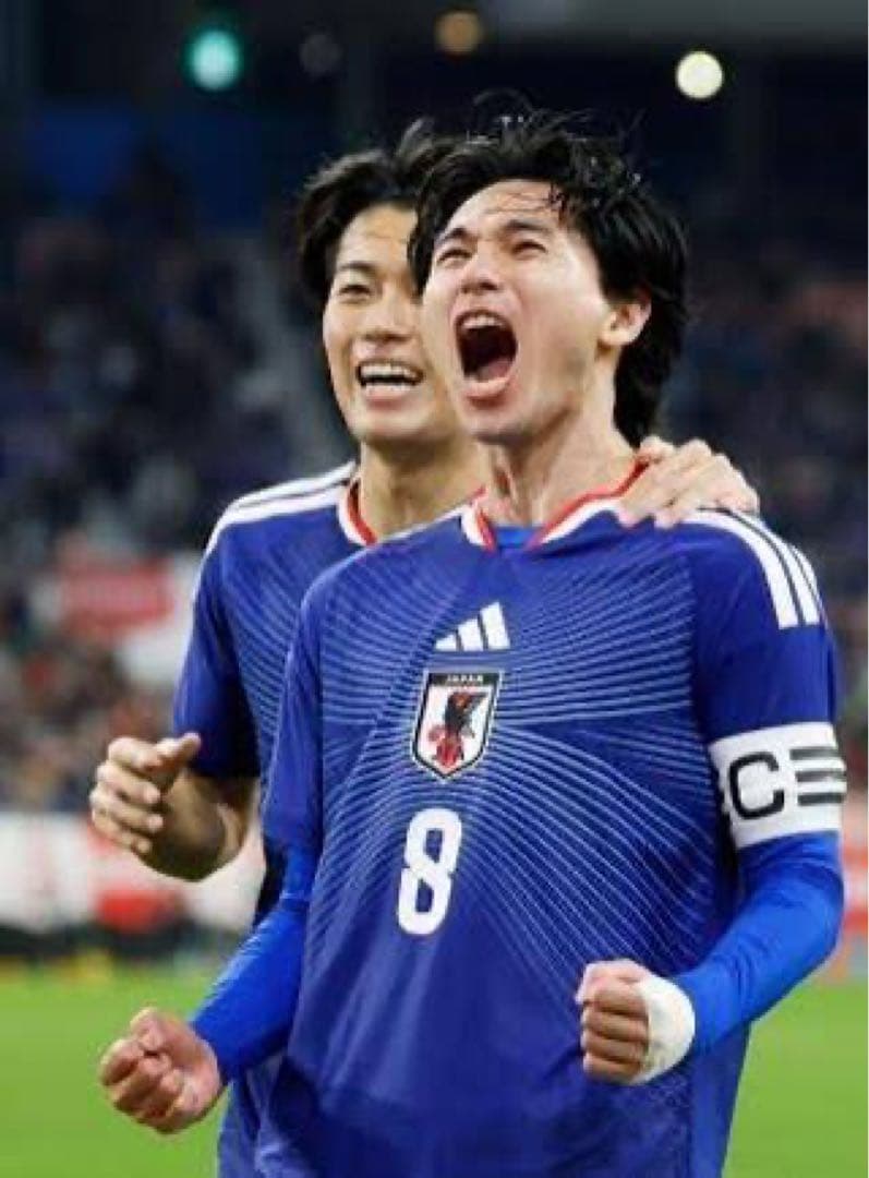 【新品未使用】サッカー日本代表 ユニフォーム 8番　Mサイズ　W杯　長袖　南野