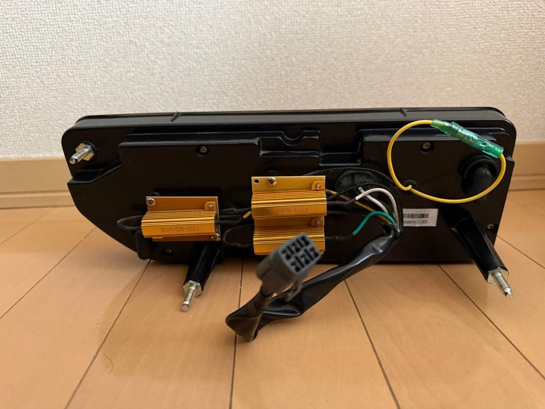 ジムニー　LEDテールランプ　スモークレッドバー