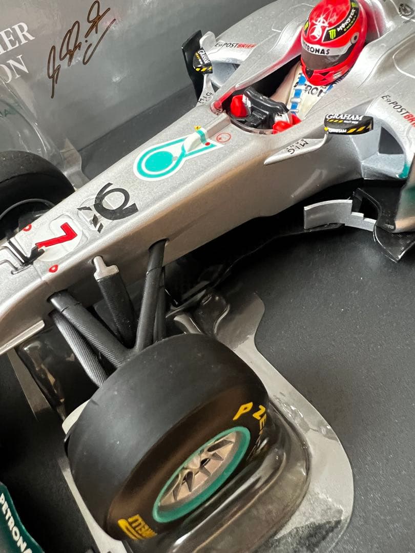 美品 1/18 ミハエル・シューマッハ メルセデス GP W02 2011年