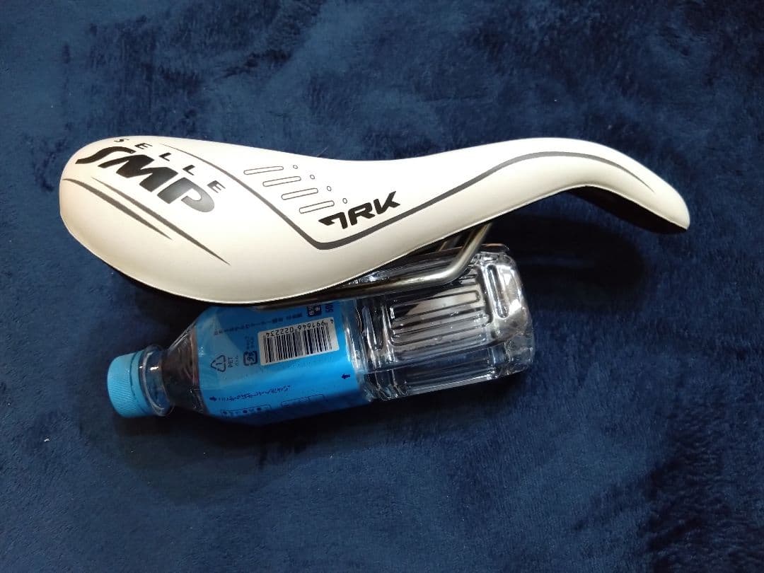 selle smp trk gel 　？　サドル　ホワイト　白