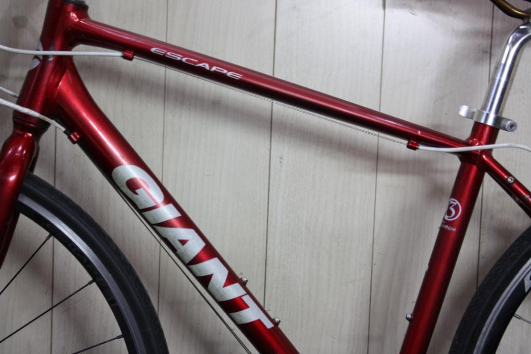 GIANT ESCAPE R3 700Cアルミ 24速 470mm REDクロス