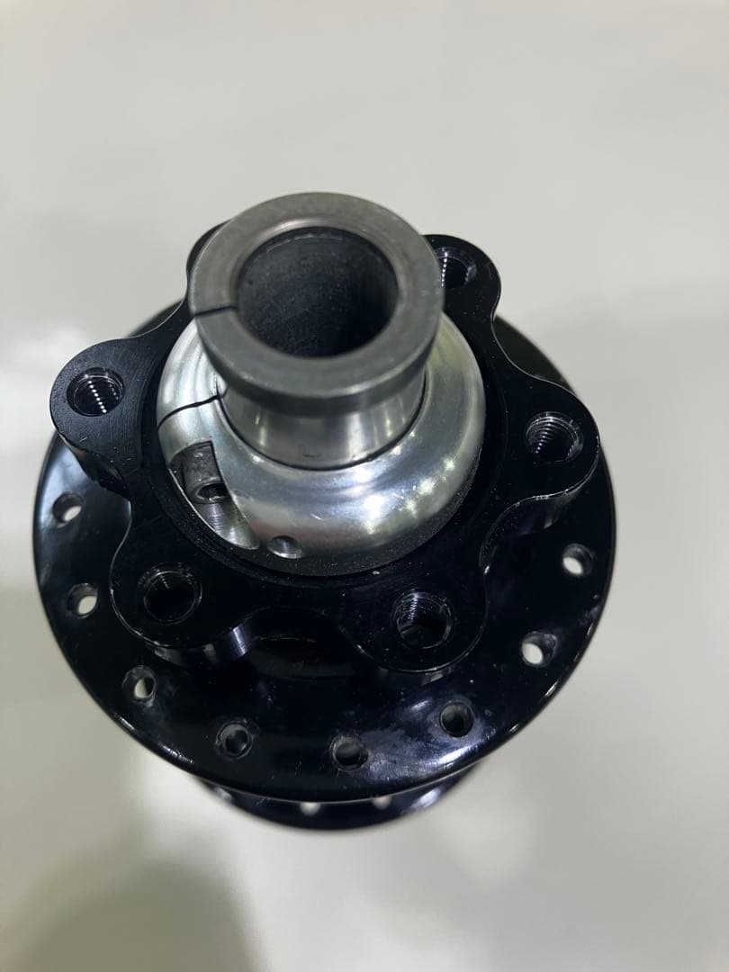 クリスキング　ハブ　142×12 32h 中古