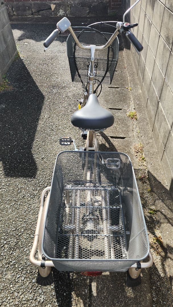 電動アシスト三輪車((Rakukkaru)