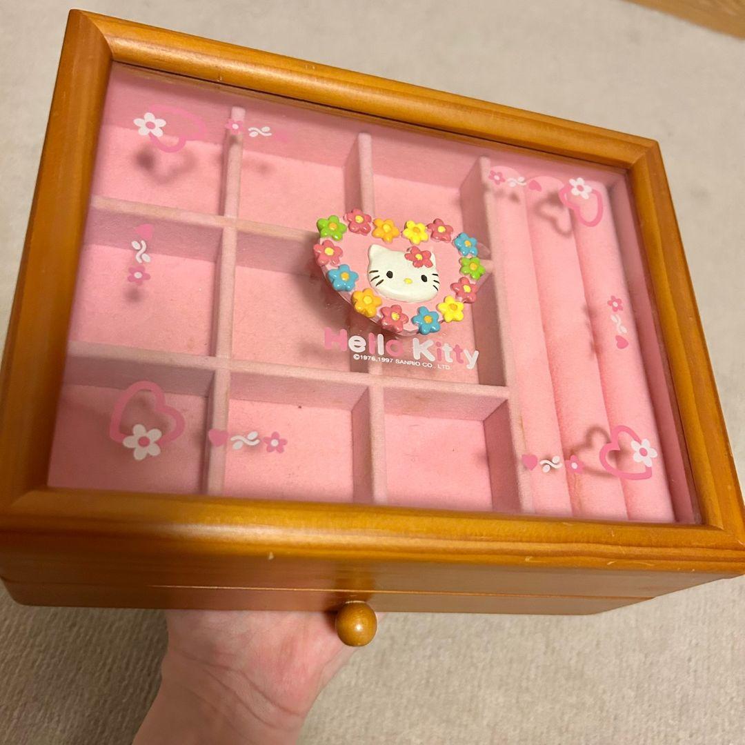 【サンリオ】キティちゃんの木箱アクセサリーBOX