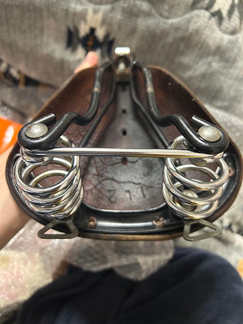 BROOKS レザー ダブルスプリングサドル　Amazon29000円