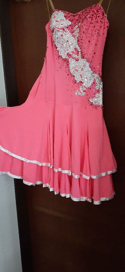 ラテンダンス用ドレスつきおか高級品
