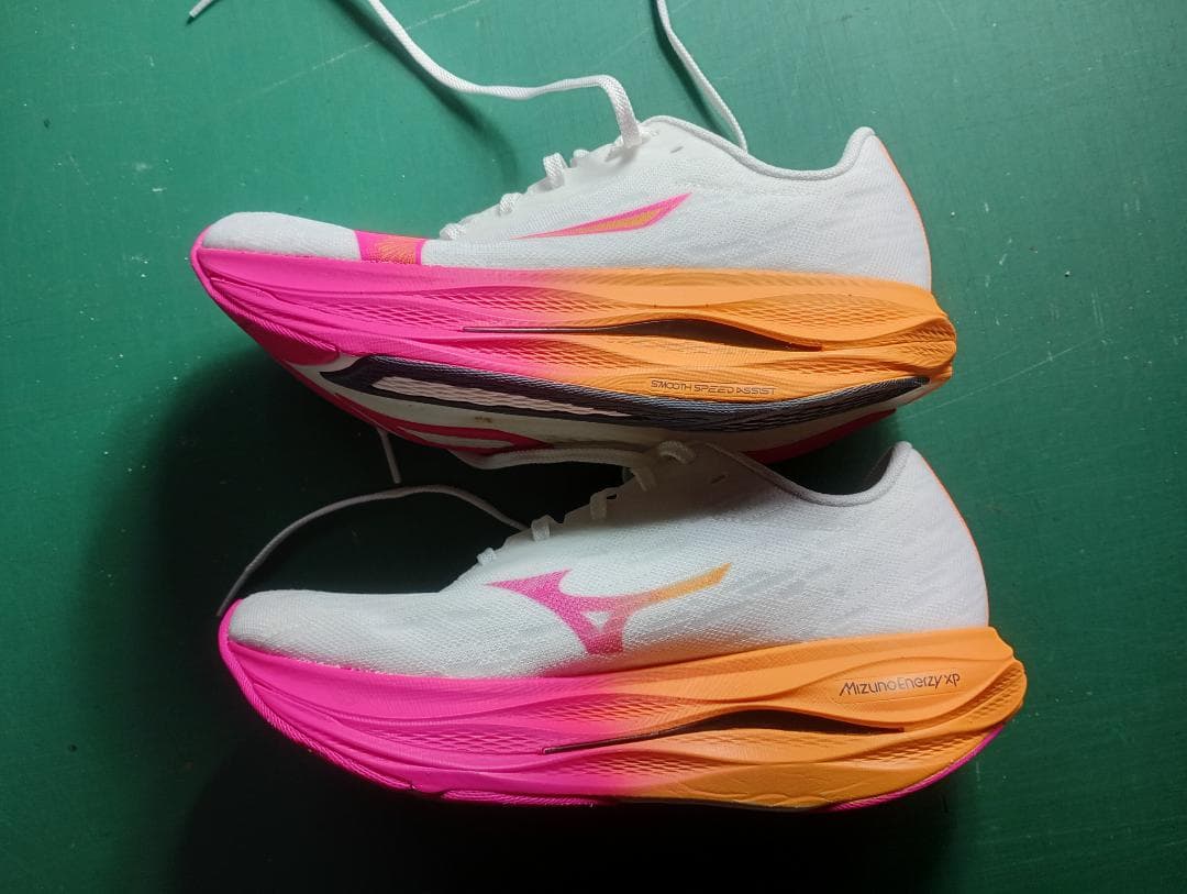 ミズノ　ウェーブリベリオンフラッシュ３　訳アリ　MIZUNO　26.0