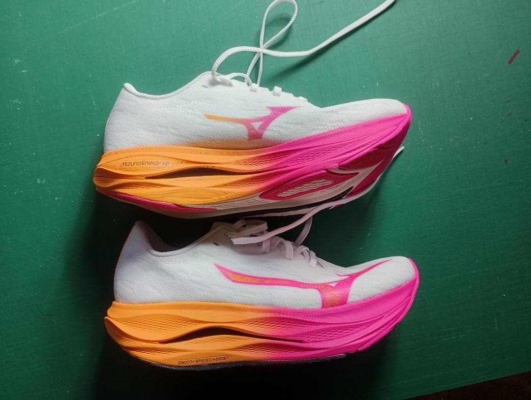 ミズノ　ウェーブリベリオンフラッシュ３　訳アリ　MIZUNO　26.0