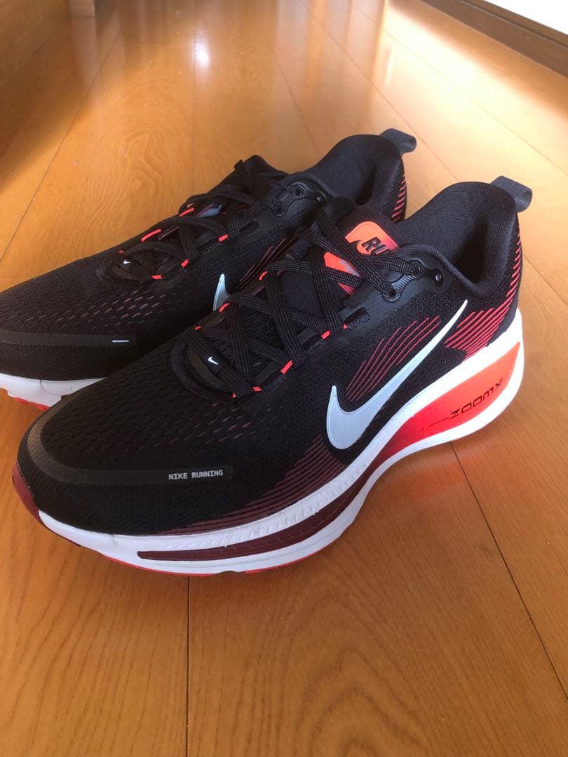 NIKE ナイキ　ボメロ18 ランニングシューズ ブラック レッド 26.5cm