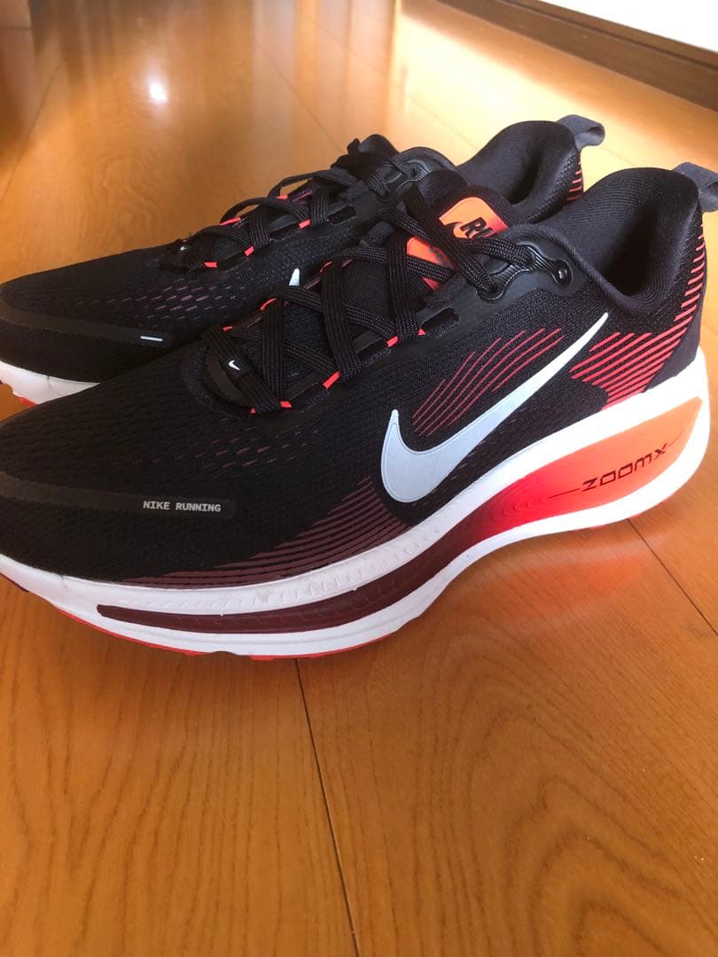 NIKE ナイキ　ボメロ18 ランニングシューズ ブラック レッド 26.5cm