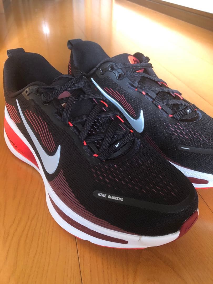 NIKE ナイキ　ボメロ18 ランニングシューズ ブラック レッド 26.5cm