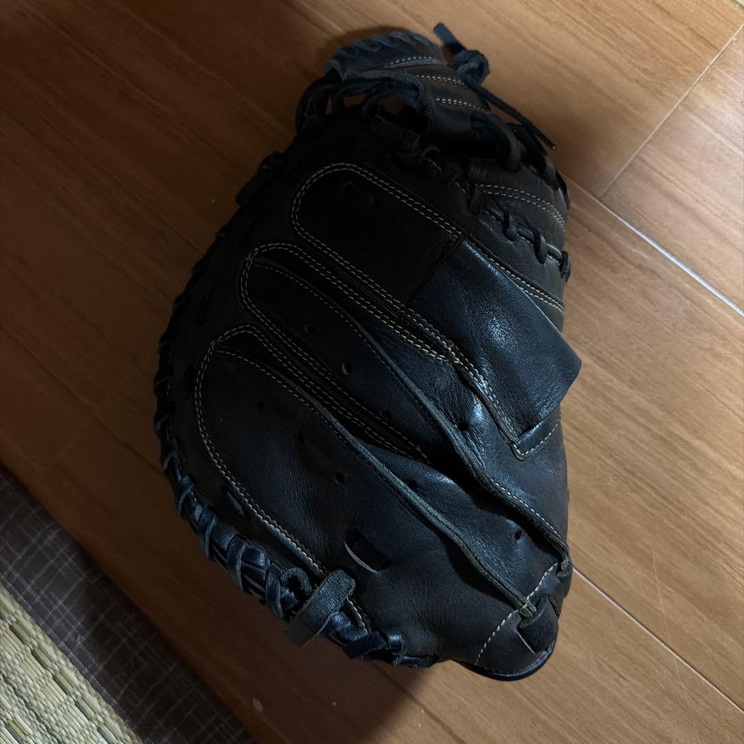 早い者勝ち　Asics 軟式野球グローブ 右投げ用 黒