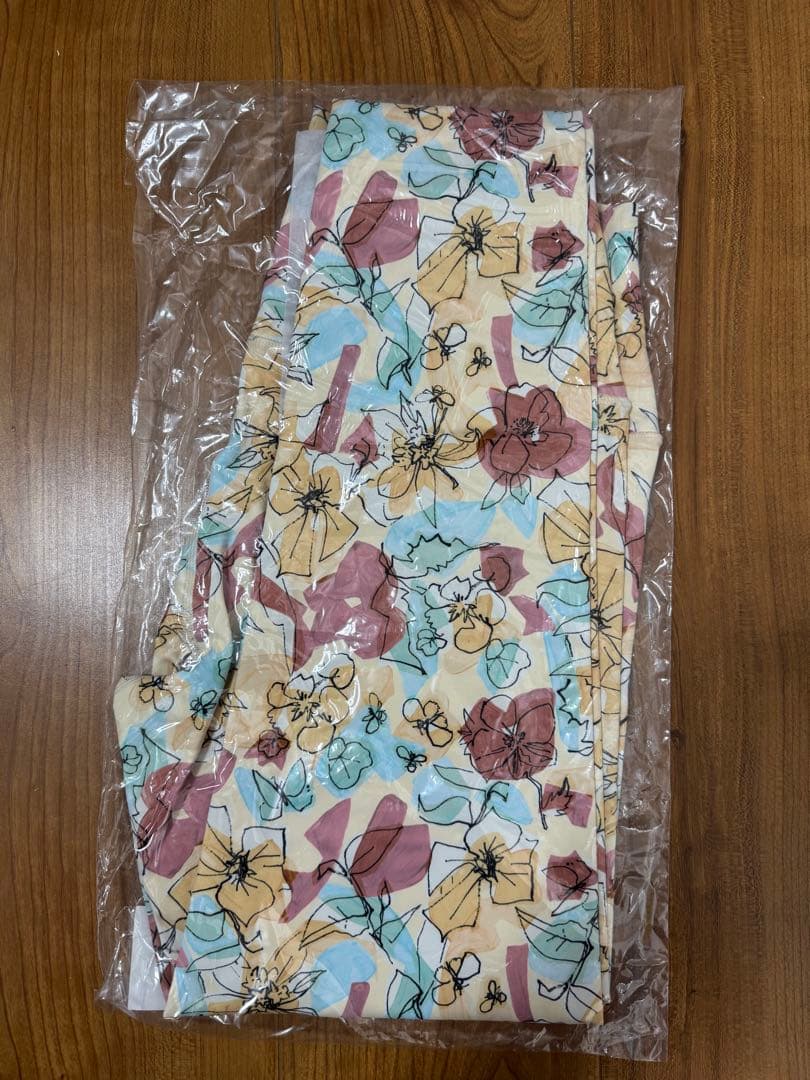 【新品・未開封】SukalaミックスフラワープリントレギンスLサイズ