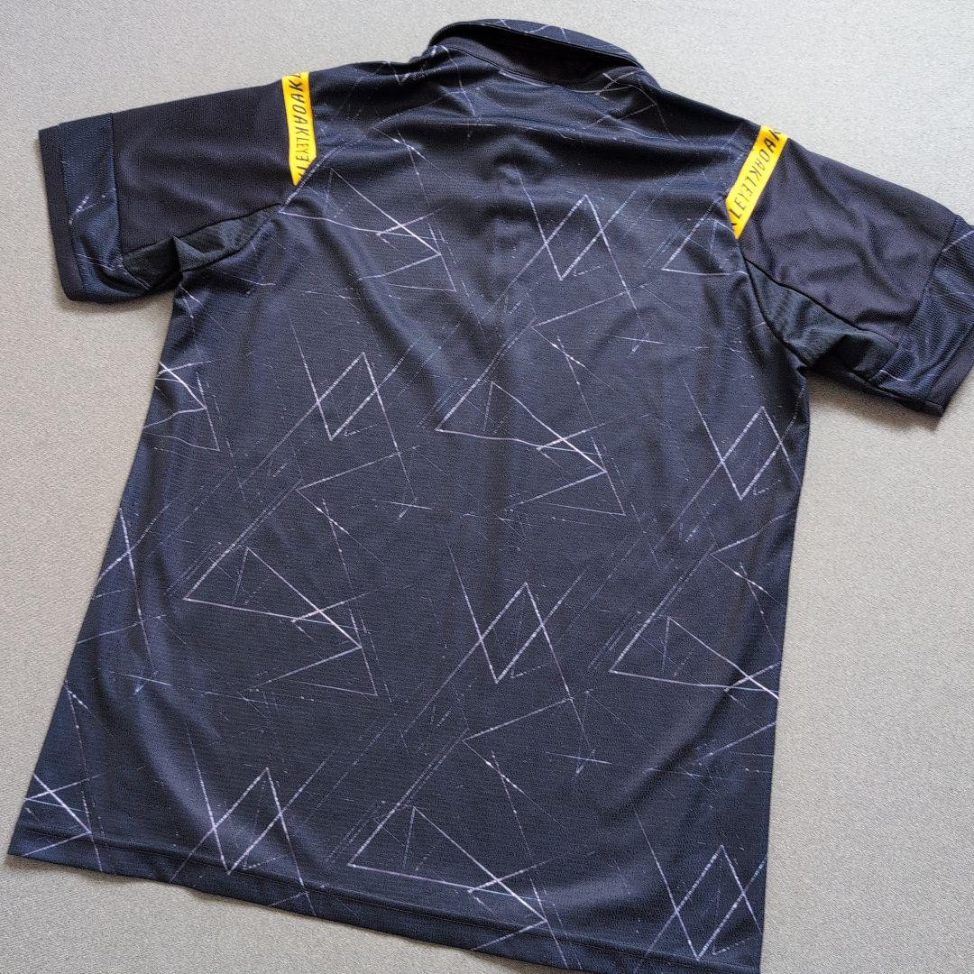 【極美品】オークリーゴルフ　刺繍ロゴ　軽量速乾ポロシャツ半袖　XL