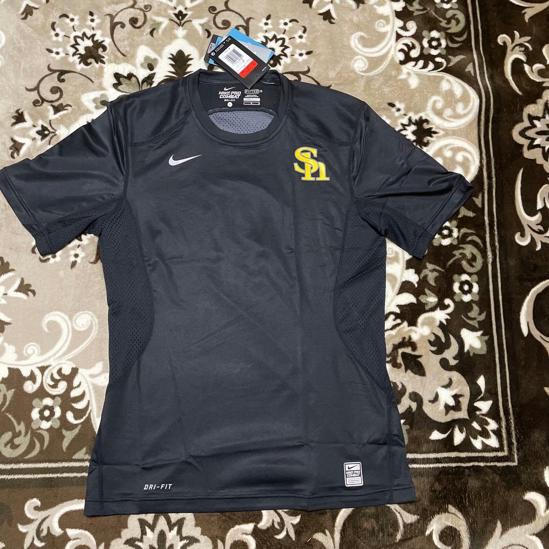 Nike 黒 ベースボールシャツ　プロ野球ロゴ入り